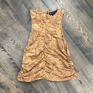 NEW Motel Vavo Vest Top In Fluid Marbling Brown Size Medium